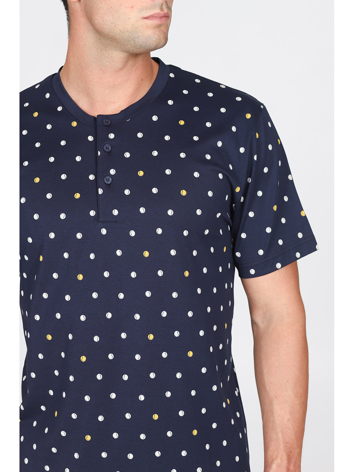 Pigiama corto in leggerissimo jersey 100% cotone, fantasia "tennis"