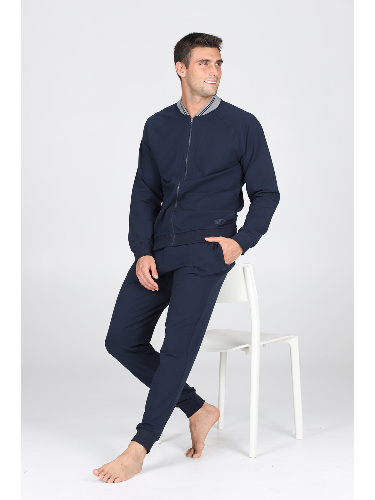 Completo homewear blu, con comoda chiusura zip