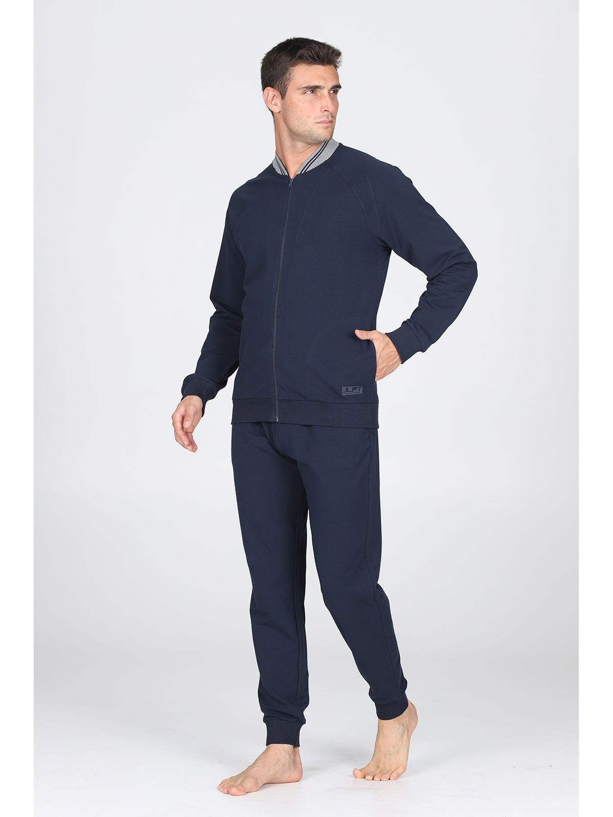 Completo homewear blu, con comoda chiusura zip