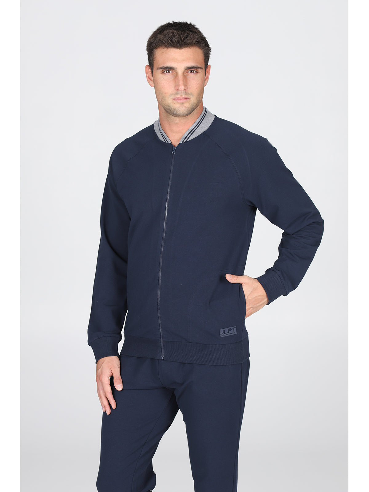 Completo homewear blu, con comoda chiusura zip