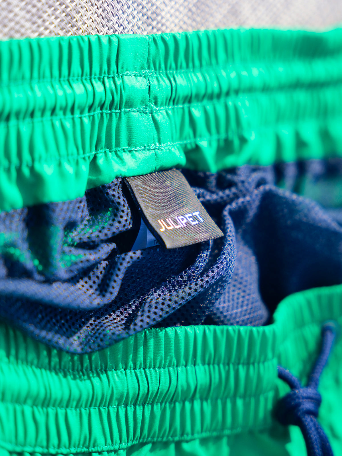 Boxer mare in leggera microfibra verde, con dettagli in contrasto