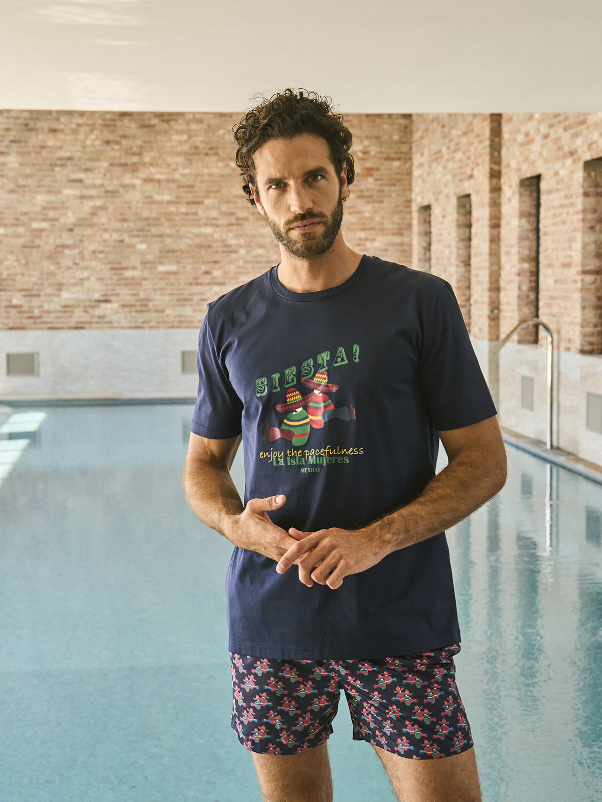 T-shirt in jersey di puro cotone blu, con stampa piazzata "siesta" Siestablu Julipet