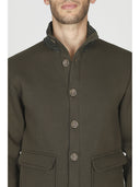 Cardigan uomo in morbida e calda felpa verde militare, con collo alto