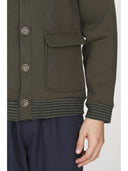 Cardigan uomo in morbida e calda felpa verde militare, con collo alto