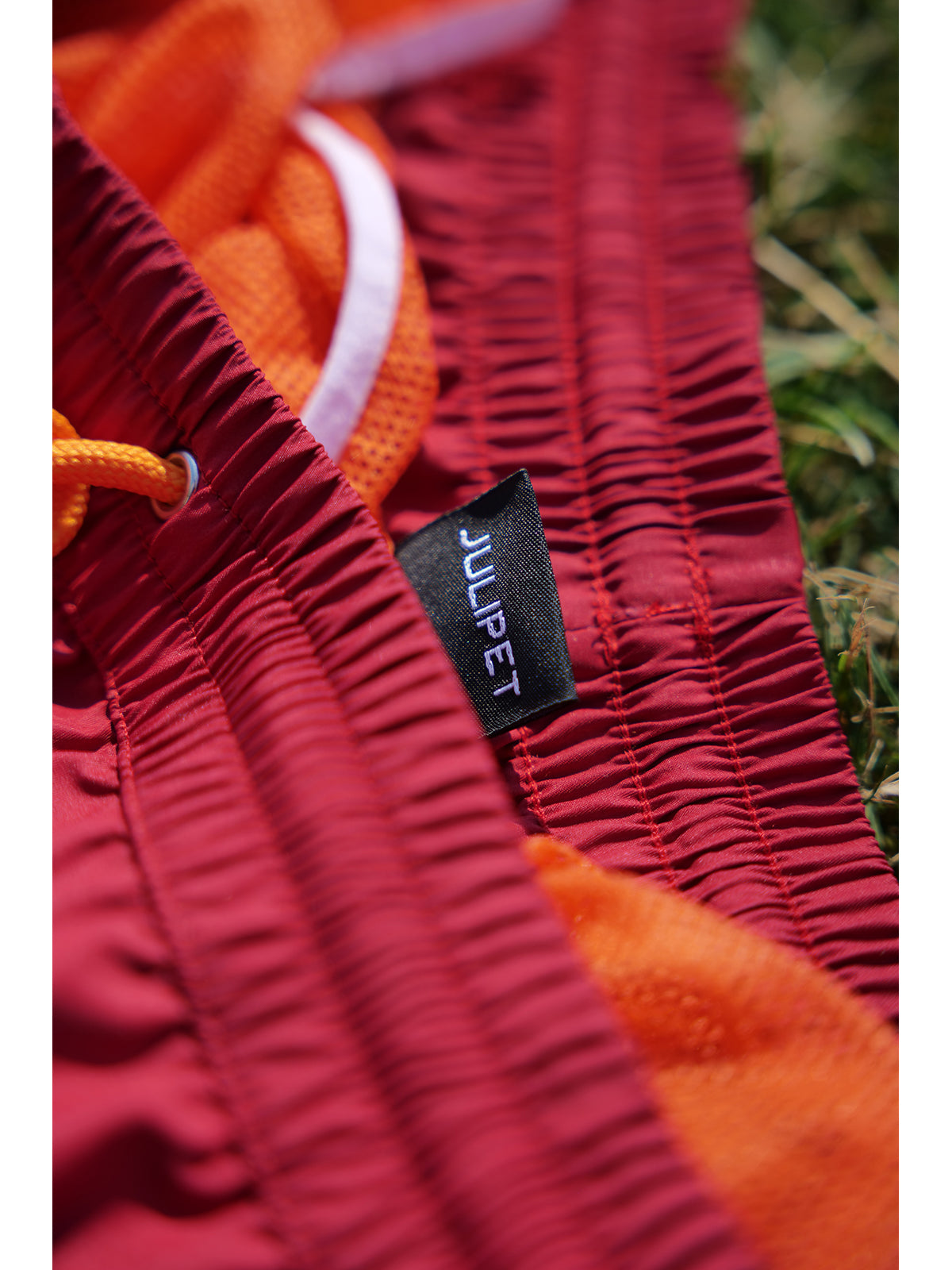 Boxer mare in leggera microfibra bordeaux, con dettagli in contrasto