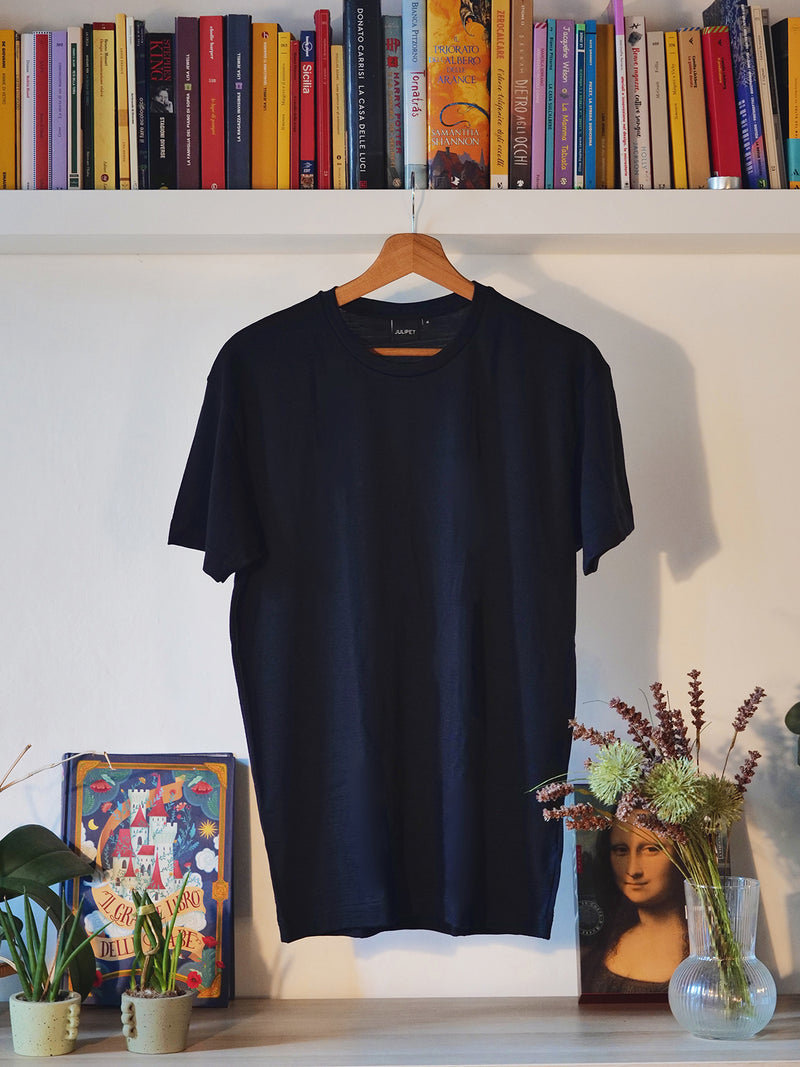 Elegante maglia in pura lana merino colore blu, girocollo Blu Julipet