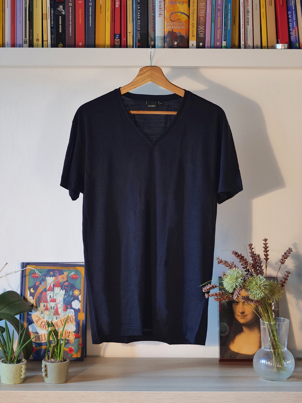 Elegante maglia in pura lana merino colore blu, collo a v Blu Julipet